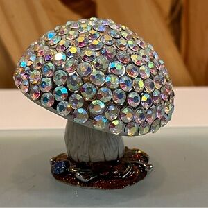 NEW Crystal Mushroom Trinket Box